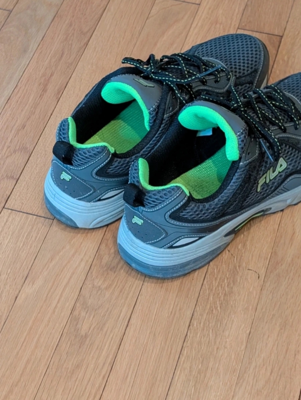 Fila Men's Gray and Neon Green Windshift 15 Running Sneakers, Leather. Size 11 - Picture 7 of 7